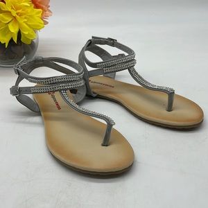 Alpine Swiss Gray Sparkly Thong Sandals Size 8. FFT3216B